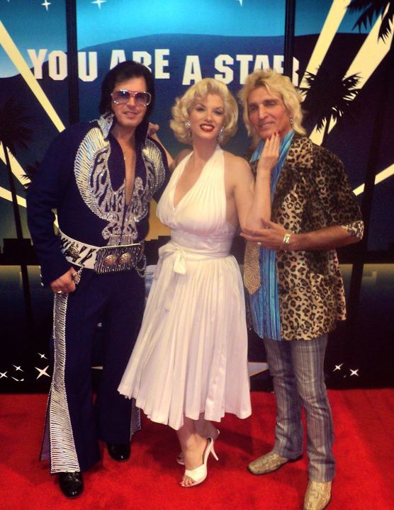 St_Louis_16_Sep_2011_Elvis_Lucy_Rod_002.jpegNearly Rod Pictures