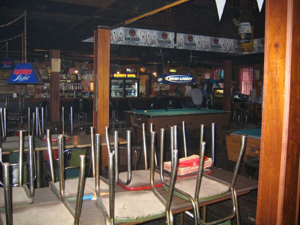 IMG_3512.jpg24 APR 2004 - Whitey''s Hotel