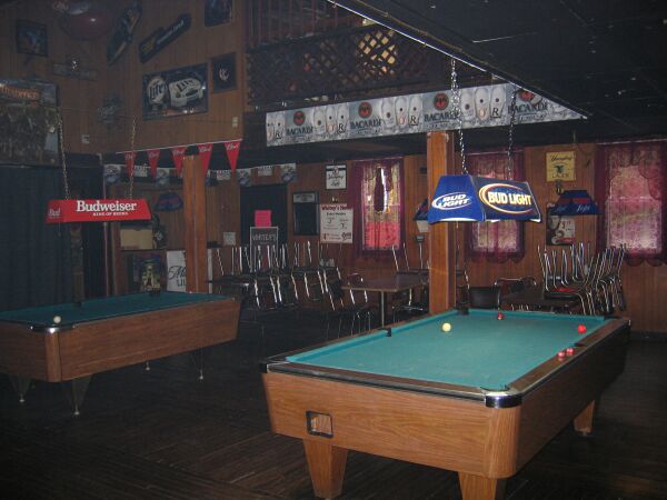 IMG_3525.jpg24 APR 2004 - Whitey''s Hotel