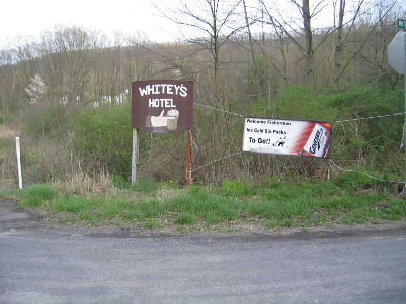 WhiteysHotel024.jpg24 APR 2004 - Whitey''s Hotel