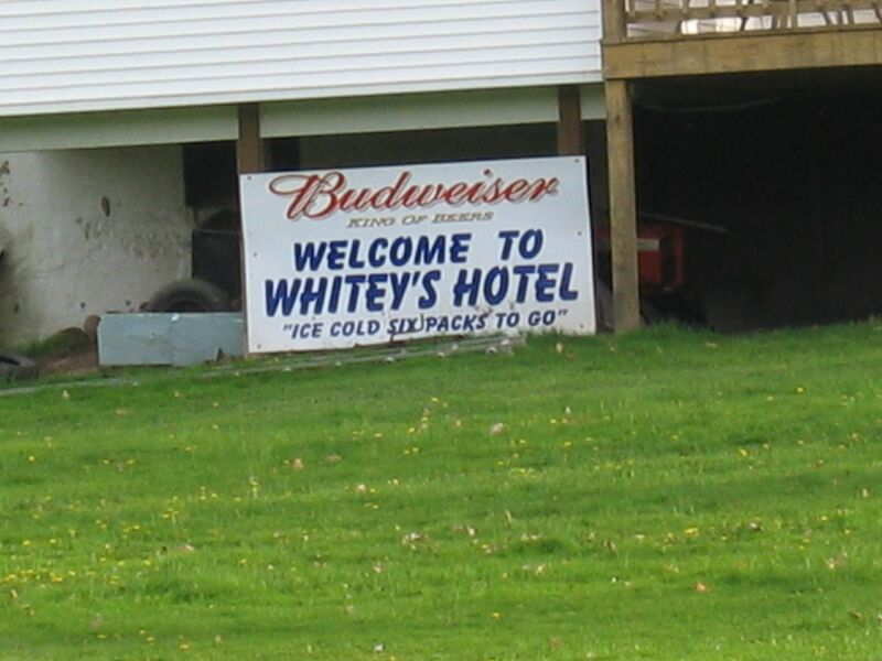 WhiteysHotel033.jpg24 APR 2004 - Whitey''s Hotel