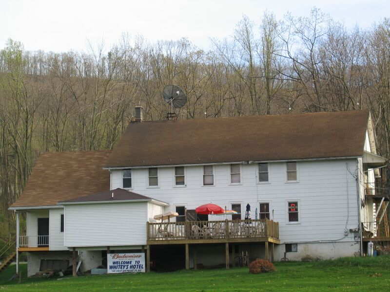 WhiteysHotel038.jpg24 APR 2004 - Whitey''s Hotel