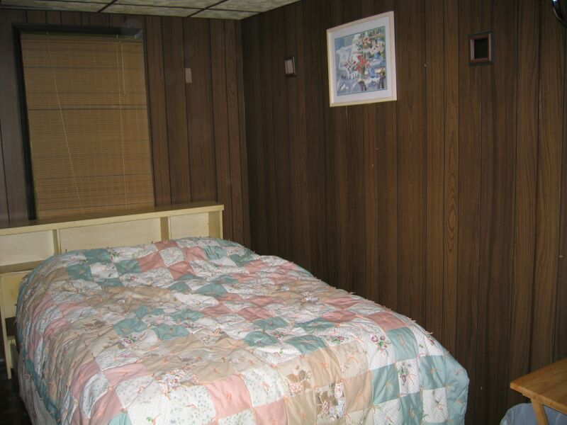 WhiteysHotel067.jpg24 APR 2004 - Whitey''s Hotel