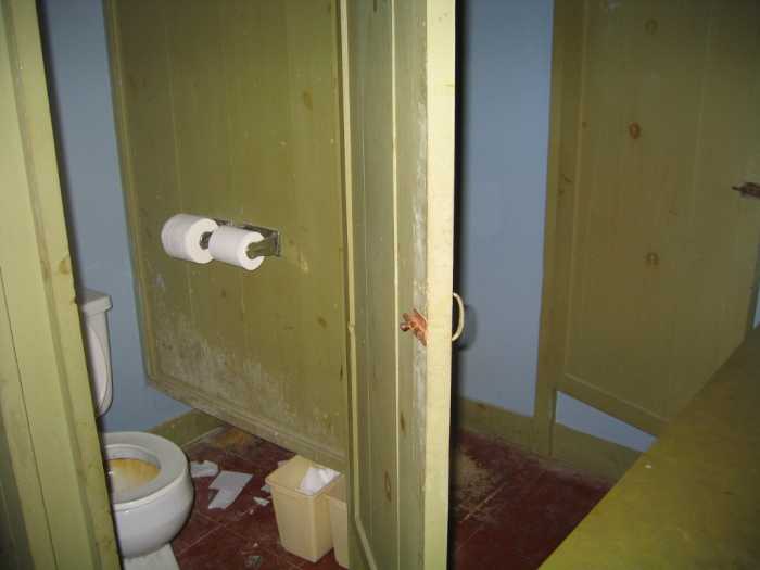 25Jul2005AugustineInn008.jpg11 Aug 2005 - Augustine Inn