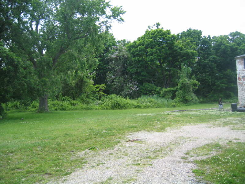 IMG_5554.JPG11 Aug 2005 - Augustine Inn