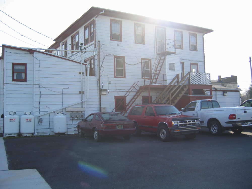 Stones15.jpgStones Lounge