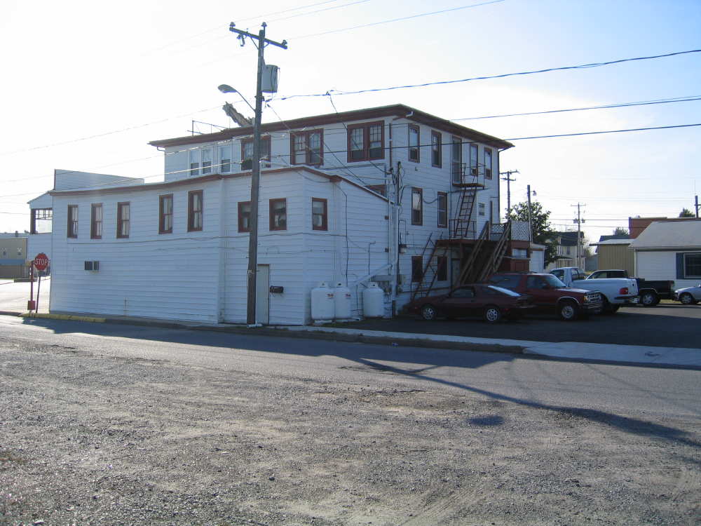 Stones2.jpgStones Lounge